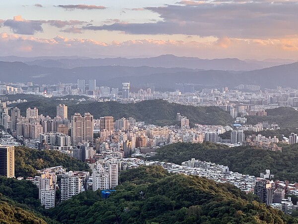 今年全台房市呈現「北冷中溫南熱」的狀況。圖／經濟日報記者朱曼寧攝