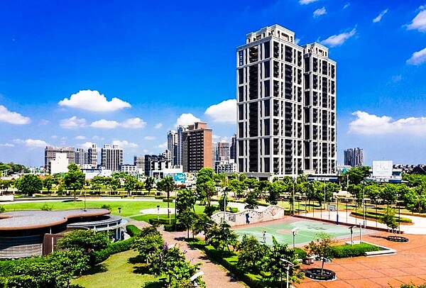 桃園房市3熱區 人口、房價成長驚人! 以高綠覆率、純住宅區為主的桃園中路特區,適合喜歡「離塵不離城」的族群。圖/永慶房產集團提供