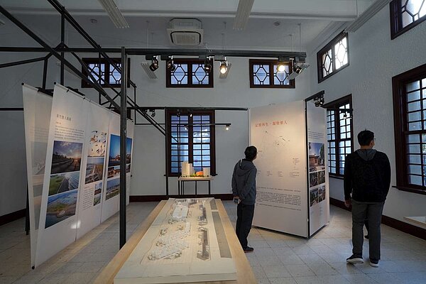 《新竹市跳級生》州圖展覽,揭密隆恩圳、關埔國小幕後故事。圖/新竹市都發處提供