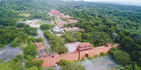 台灣民俗村已被規劃為「惠來產業園區」。圖為台灣民俗村未拆除建物前的空拍照。圖/業者提供