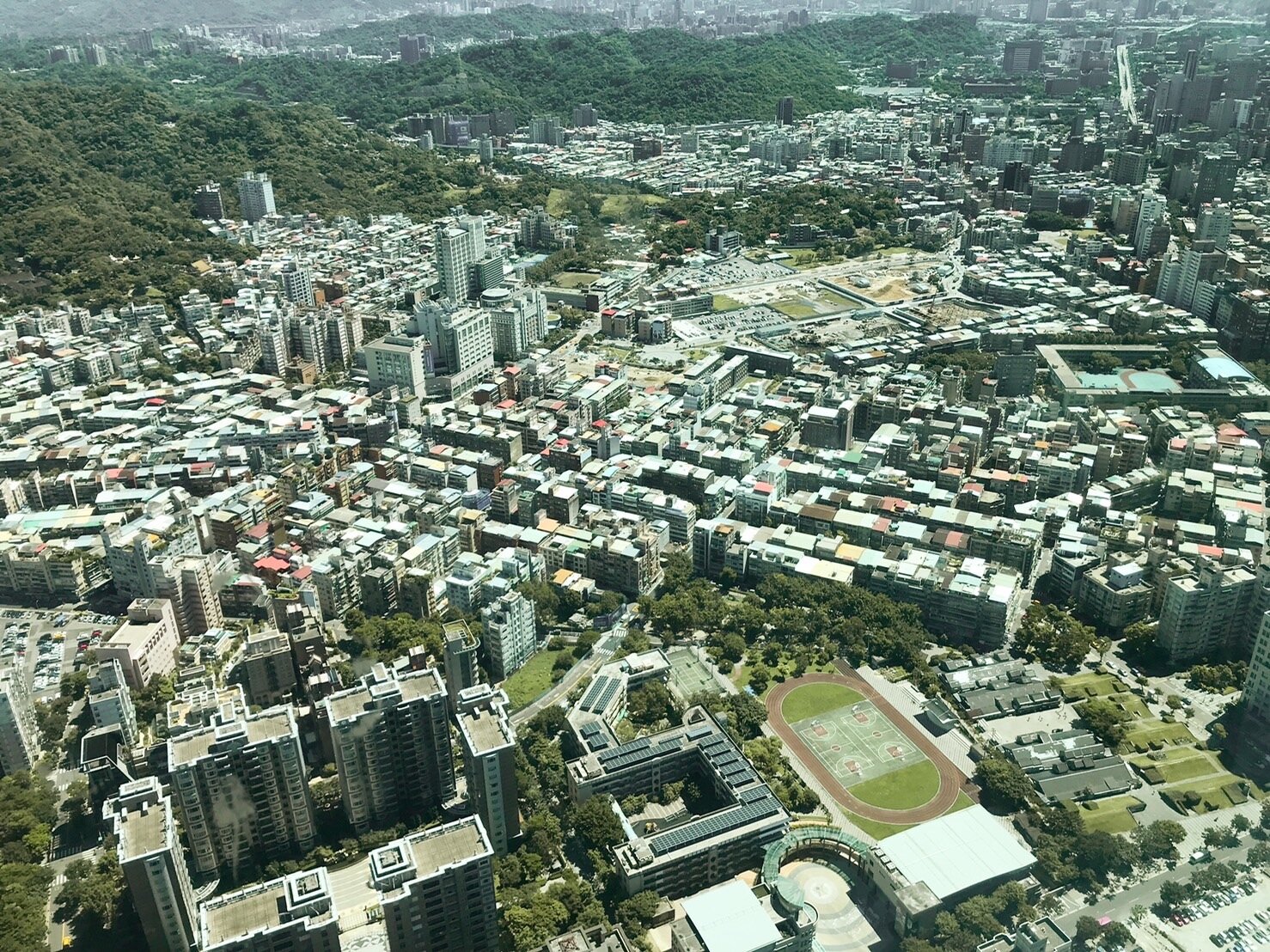 政府日前通過相關法律修正草案,全面禁止預售屋及新建成屋換約轉售,恐對預售屋市場造成影響。圖/好房網News記者賴心怡攝