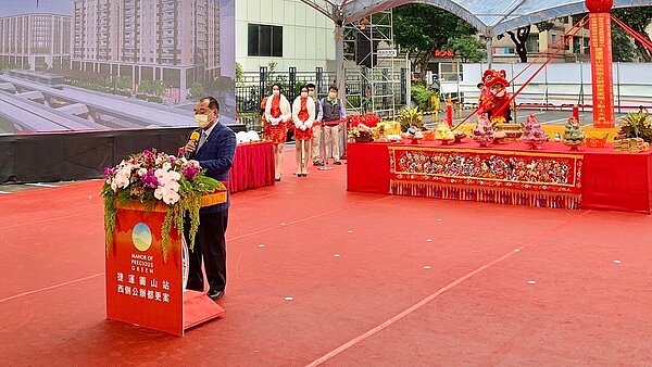 麗寶建設集團總裁吳寶田表示,此公辦都更案以「連商成市、連居成園」的概念打造與設計。圖/國家住都中心