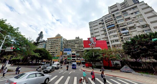根據聯徵中心統計發現，今年台北市第三季貸款成數最高的前三名路段，由北投區光明路奪冠。圖／截自Google Maps