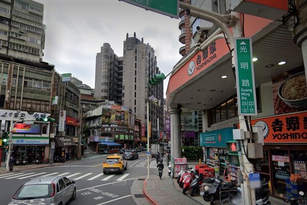 今年台北市第三季貸款成數最好的路段為北投區光明路，貸款成數高達79.5％、核貸利率1.29％。圖／截自Google Maps