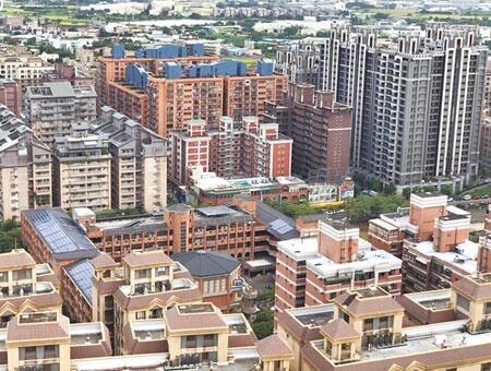 內政部、央行、金管會、財政部接連出招打房,猶如降龍十八掌,左打法人、右打投資客,同時緊縮建商銀根,招招凌厲。(本報資料照片)