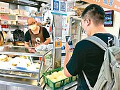 沒電子支付　公有市場攤商恐難續約