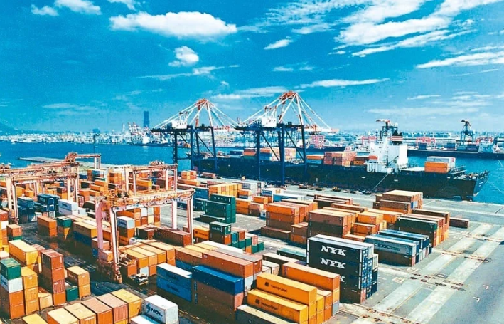 我國出口表現應該仍會樂觀，加上五倍券提振內需，因此研判到明年上半年仍有機會維持紅燈。圖／聯合報系資料庫