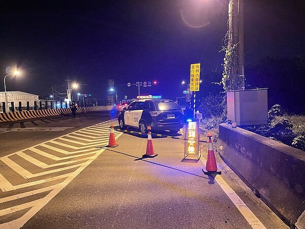 年終餐敘多,台南市警方今天統計,從本月24日至26日加強取締酒後駕車3天,共取締58件58人酒駕。圖/台南市交通大隊提供