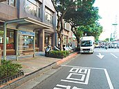 承德路4「空殼站」　找公車找到腿軟