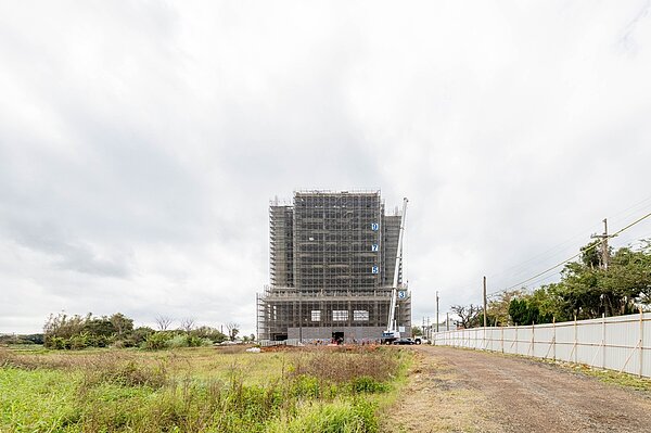 斐翠莊園酒店今日上梁,預計2023年完工開幕。圖/桃園市政府提供