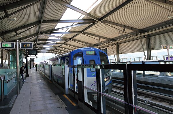 「百邑富都匯」擁A3+A4國際雙捷機能，從A3搭機捷直達車僅須8分鐘、2站可到台北車站，半小時內可抵桃園機場。圖／百邑建設提供