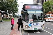 因應跨年活動　新北17條公車延後收班