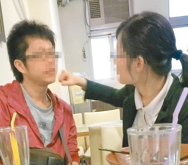 啃老女兒夥同男友弒父棄屍案,江家二兒子指出,張男(左)常出言恐嚇,要撂人來修理他們。(民眾提供/黃國峰台中傳真)