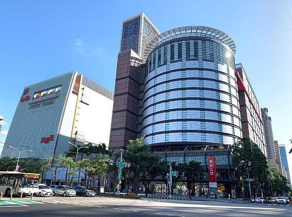 台中市政府今(1)日公告111年土地現值及公告地價,土地現值全市平均上漲1.89%,公告地價則考量去年新冠肺炎疫情衝擊百業經濟,僅微幅調整0.06%。圖/台中市府提供