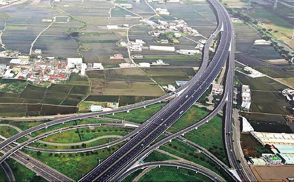 高速公路彰化交流道附近特定區今年可望解編將朝公辦區段徵收方式開發，鄰近的西門口段農業區也開放自辦市地重劃。圖／彰化縣政府提供