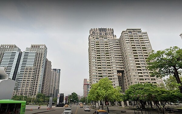 台中七期新市政中心具保值增值性,成為頂級客層購屋時的重要考量,由於口袋夠深,央行的「高價住宅信用管制」影響不大。圖/google map