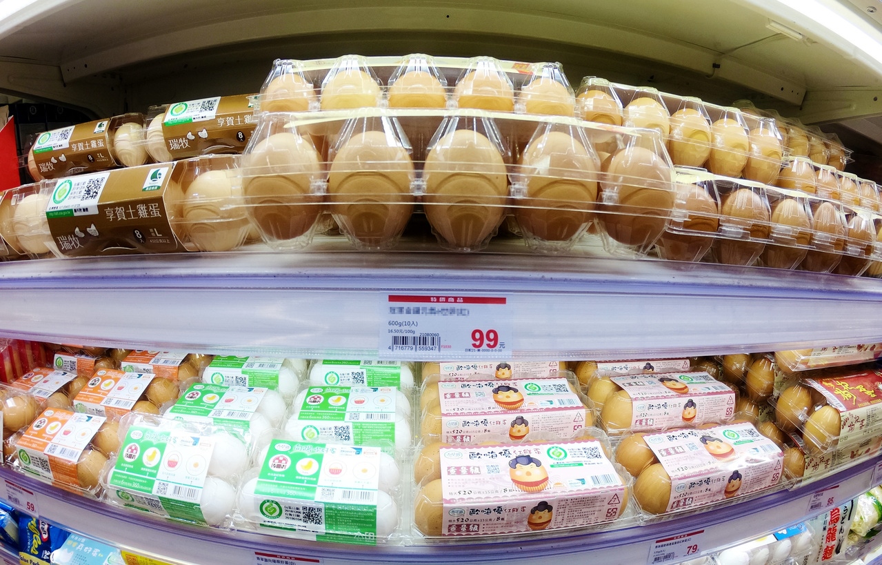 雞蛋價格漲翻，消費者有感。圖為超市洗選蛋。聯合報系資料照 