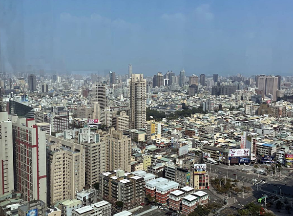 高雄均價衝破2字頭，這區晚一年買每坪多花近3萬。圖／台灣房屋提供