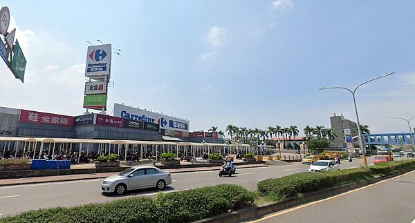 桃機清潔人員足跡公布,其中中壢家樂福也在內。圖/Google Maps