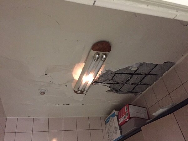 「延壽國宅」J區海砂屋狀況嚴重,獲得全戶數同意都更,將啟動搬遷作業。圖/中華工程提供