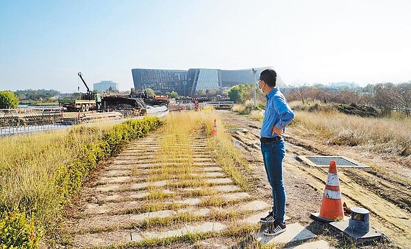 嘉義縣蒜頭糖廠五分車延駛至故宮南院1.5期計畫,目前進入南院區的路線及車站位置,還有待討論、定案。(嘉義縣政府綜合規畫處提供/呂妍庭嘉義傳真)