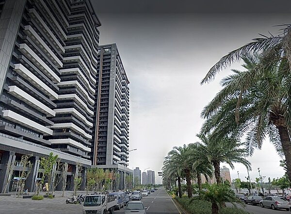 淡海新市鎮最新總人口數達47,442人、朝5萬人邁進,在人口紅利下,也讓淡海新市鎮的住宅新大樓、新古屋去化速度加快,總戶數5千戶的大社區,目前銷售量也有五成。圖/google map