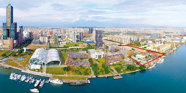 高雄港務分公司6日標租45號碼頭二座水泥儲槽，由東南水泥（1110）取得20年經營權。圖／高雄都發局提供