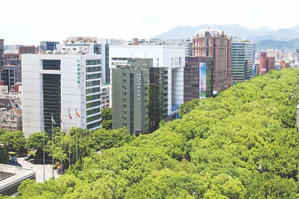 台北市敦化北路、民生東路商圈匯聚7大地上權或都市更新案,將帶動區域商業發展,牽動高端居住產品需求。圖/業者提供