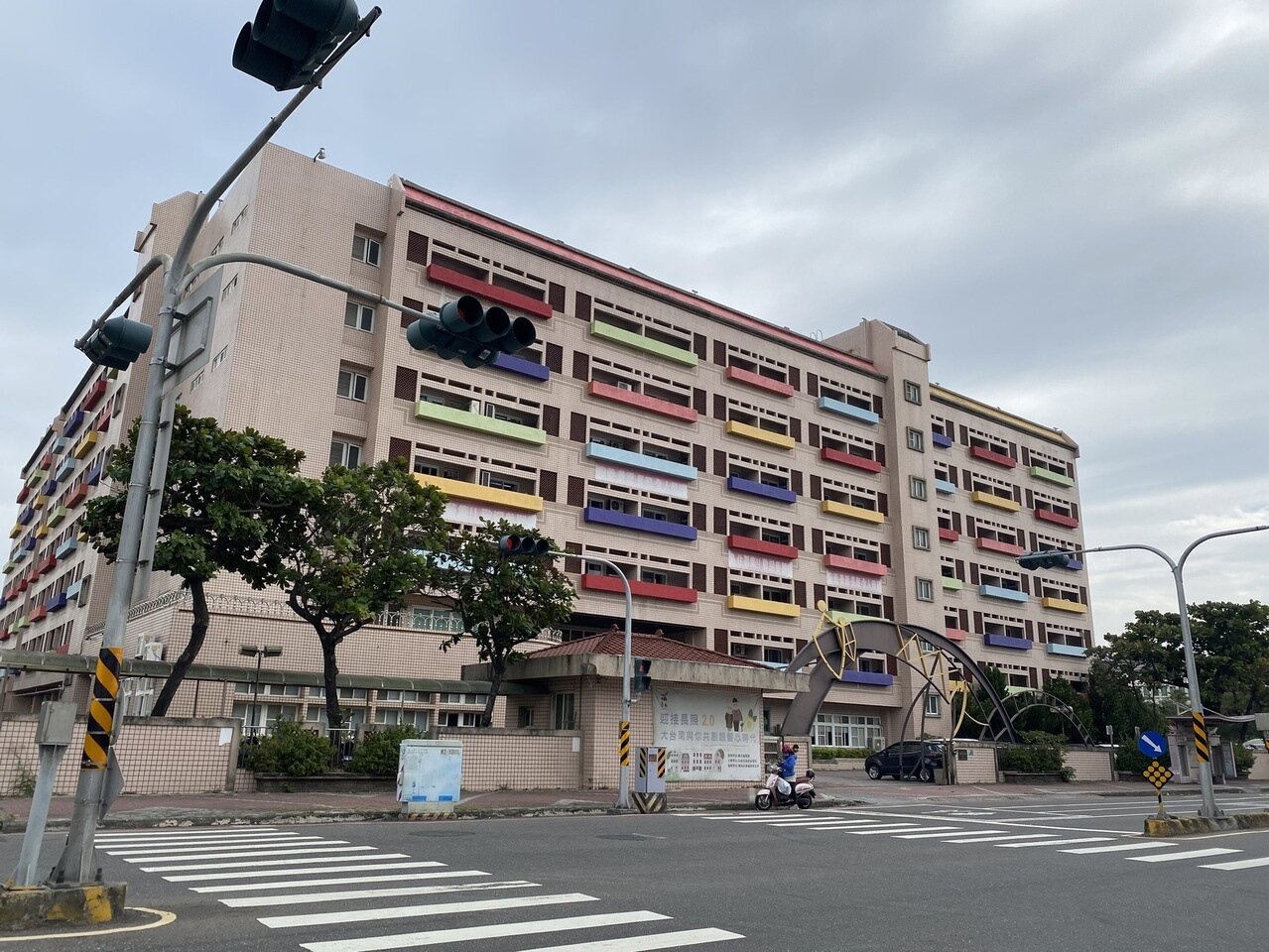 台南悠然綠園安養及長照中心，因建物須耐震補強，業者盼提前與市府合意終止契約。記者鄭維真／攝影 