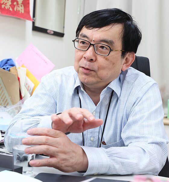 黃立民說,當桃園Omicron疫情擴散至雙北社區,雙北首長恐先於指揮中心將疫情警戒升為三級。記者潘俊宏/攝影