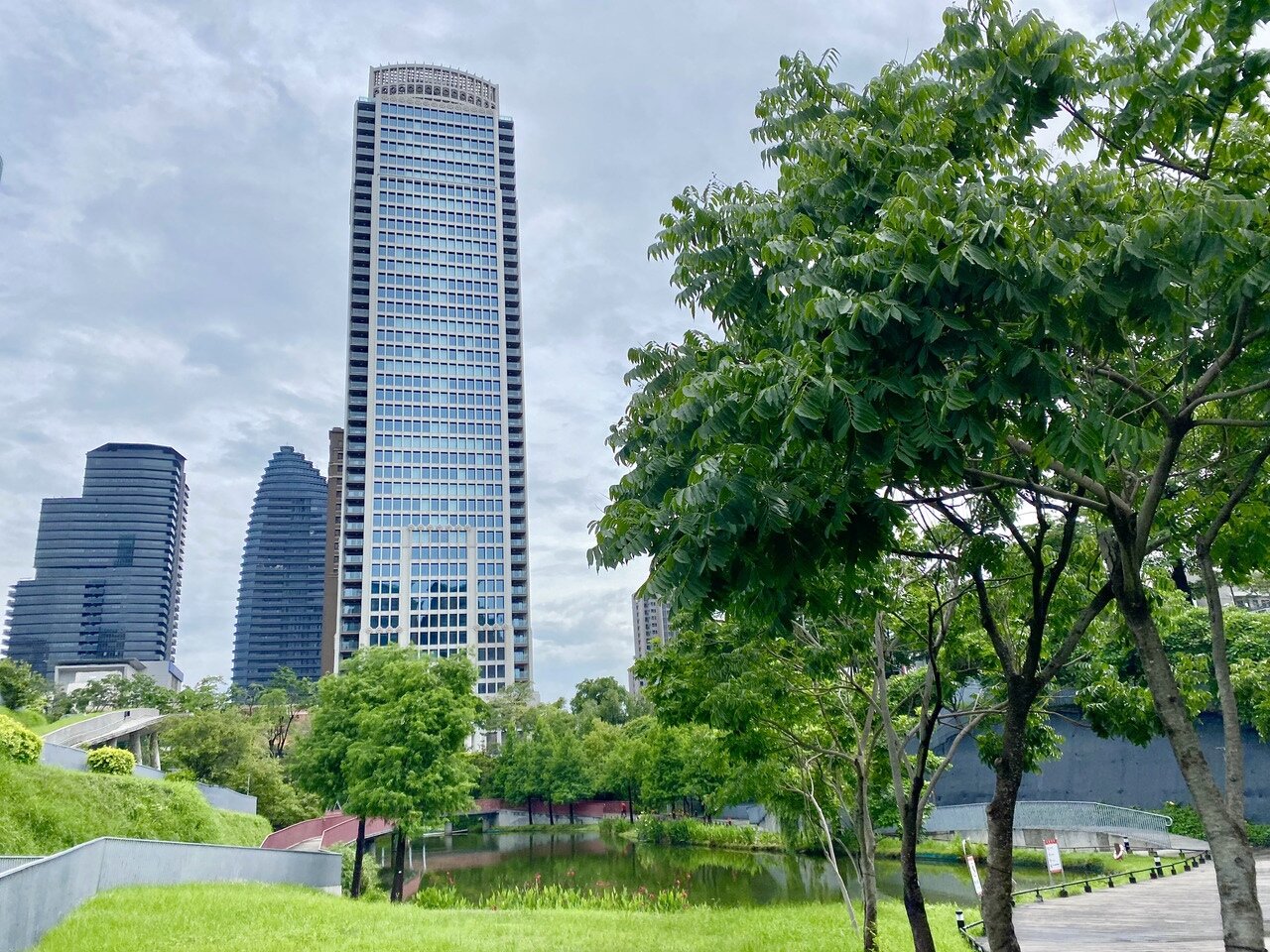 在製鞋業大氣購入雙層的助攻下,「聯聚瑞和大廈」登上台中豪宅社區榜首。記者宋健生/攝影