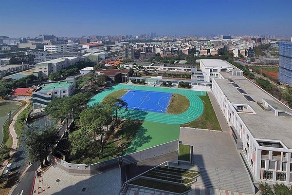 桃園市龜山區文青國中小新建工程流標2次,終於在上月27日決標,將在這月底動工,圖為模擬圖。圖/桃園市政府教育局提供