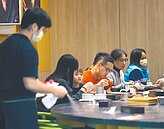 禁逐桌敬酒　尾牙難逃取消潮