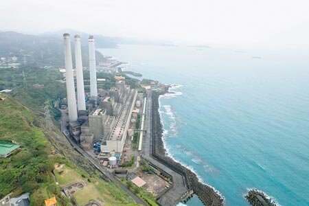 台電規畫填海造陸18.6公頃,將基隆協和發電廠改建為第4座天然氣接收站,地方反對聲浪四起。(陳彩玲攝)