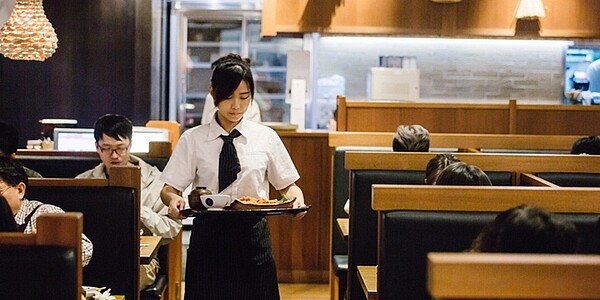 經濟部12日宣布,基本工資補貼方案申請系統1月17日上線,符合資格的業者都可上網申請。圖/中時報資料照片