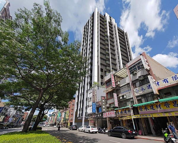 都更三件推動海砂屋整合，板橋富豪社區都更事業計畫及權利變換計畫案公開展覽並舉辦公聽會。圖為更新後示意圖／新北市政府提供