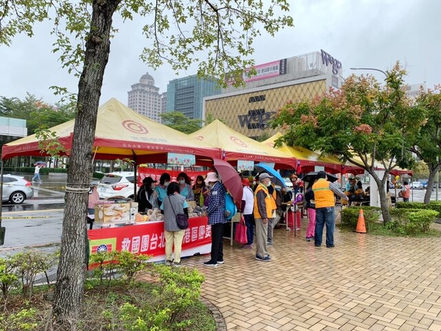 永慶房屋積極參與公益日活動，贊助所需的帳篷助活動順利舉行。