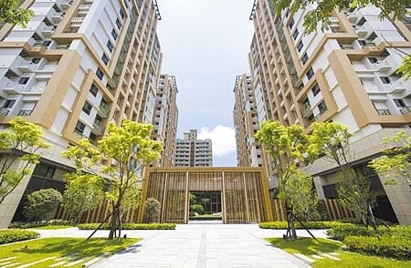 目前銷售中的國揚集團「國揚時代」,近來成交量放大,每月成交大約25戶。圖∕顏瑞田