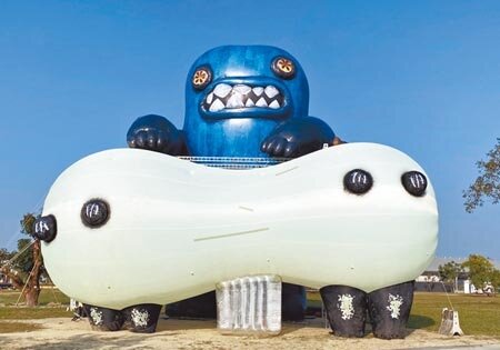 春江獸讓屏東燈節未演先轟動。（林和生攝）