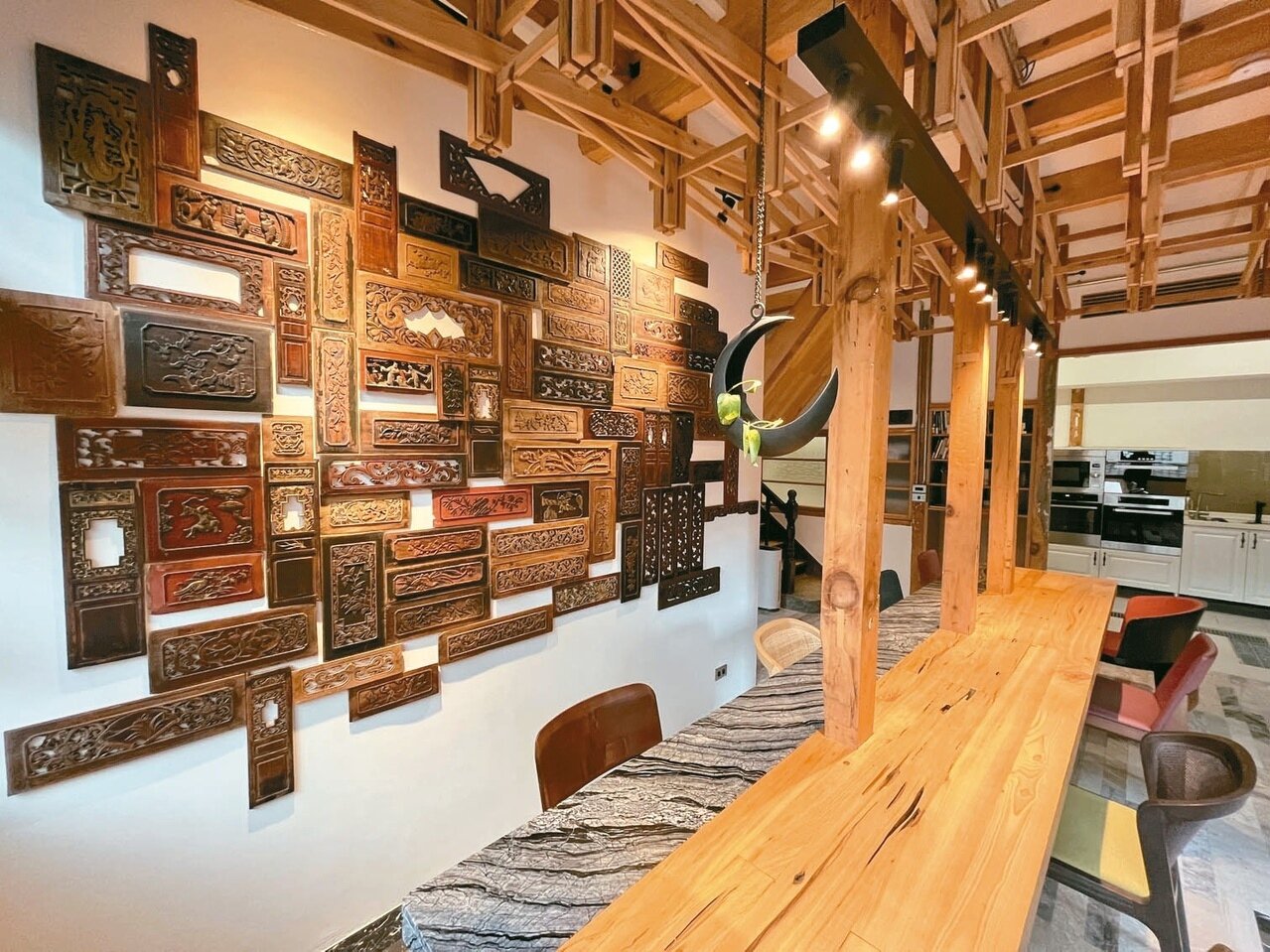 嘉義市有春枟宅民宿為近60年的檜木老屋,具復古懷舊風。記者李宗祐/攝影