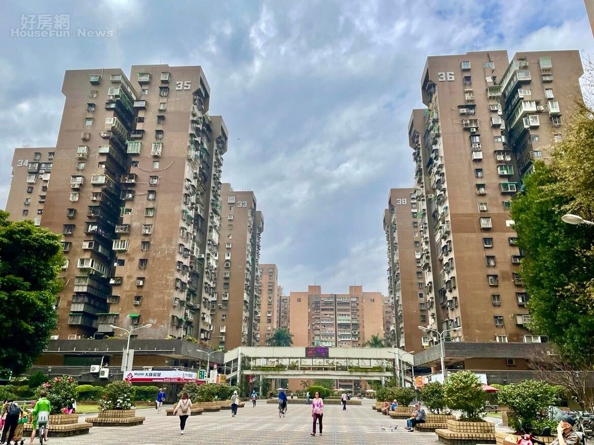 強震成照妖鏡!現在看房不能放過「這些地方」 專家:一目了然傷多慘 台北市2021年熱門點閱社區由「成功國宅」拿下冠軍。圖/好房網News記者呂詠柔攝
