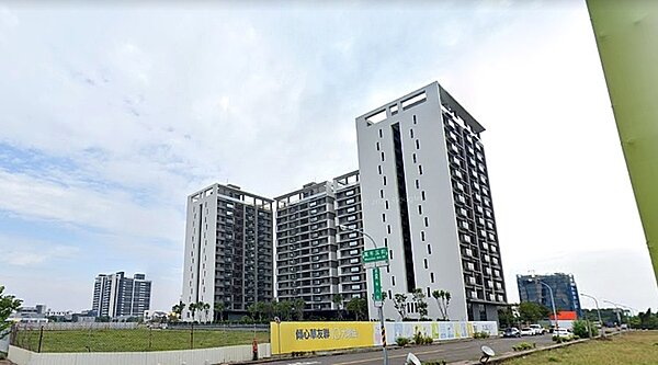 舉喜重劃區房價較親民,擁交通便利性,機能發展也漸成熟,吸引不少台南首購族、南科首購的工程師族群。圖/google map