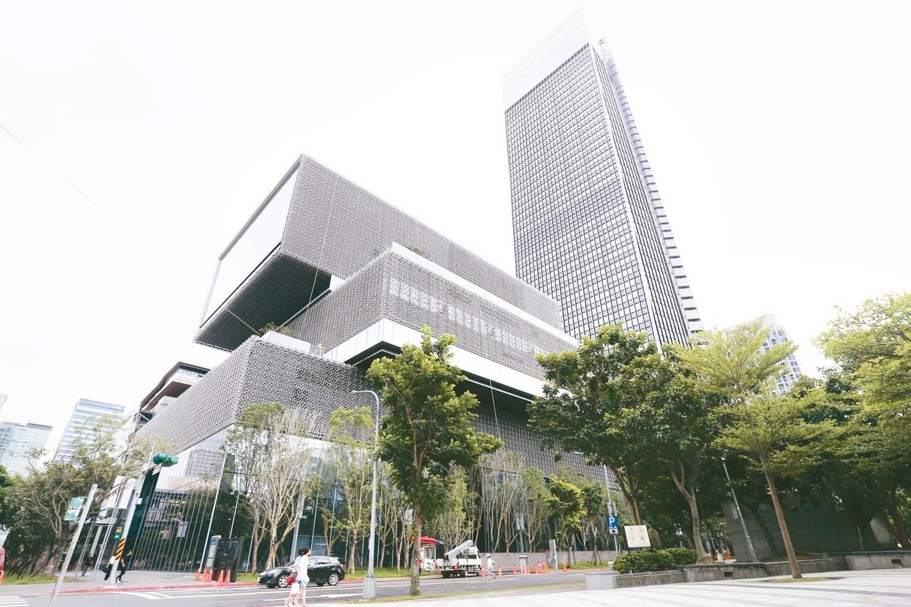 南山廣場擠下台北101大樓，登上2021年商辦租金冠軍寶座。圖／聯合報系資料照片 