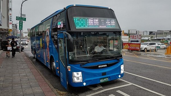 580班車於花蓮站準備開往板橋。圖/首都客運集團提供