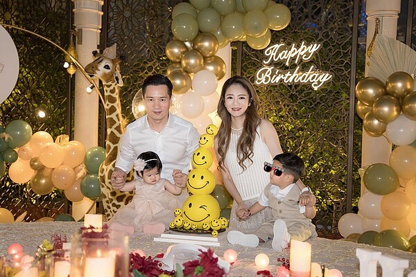 安以軒嫁給澳門德晉集團百億總裁陳榮煉,生下一兒一女。圖/安以軒臉書