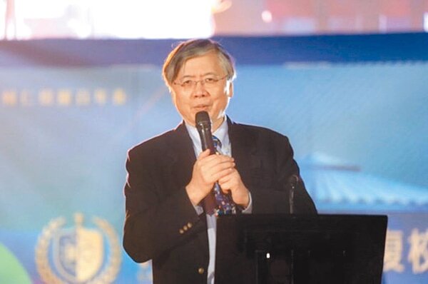 輔大校長江漢聲2007年起多次涉嫌挪用輔大校產,補足私立醫療機構「輔大診所」資金缺口,遭新北地檢署依背信罪嫌起訴。圖/輔仁大學提供