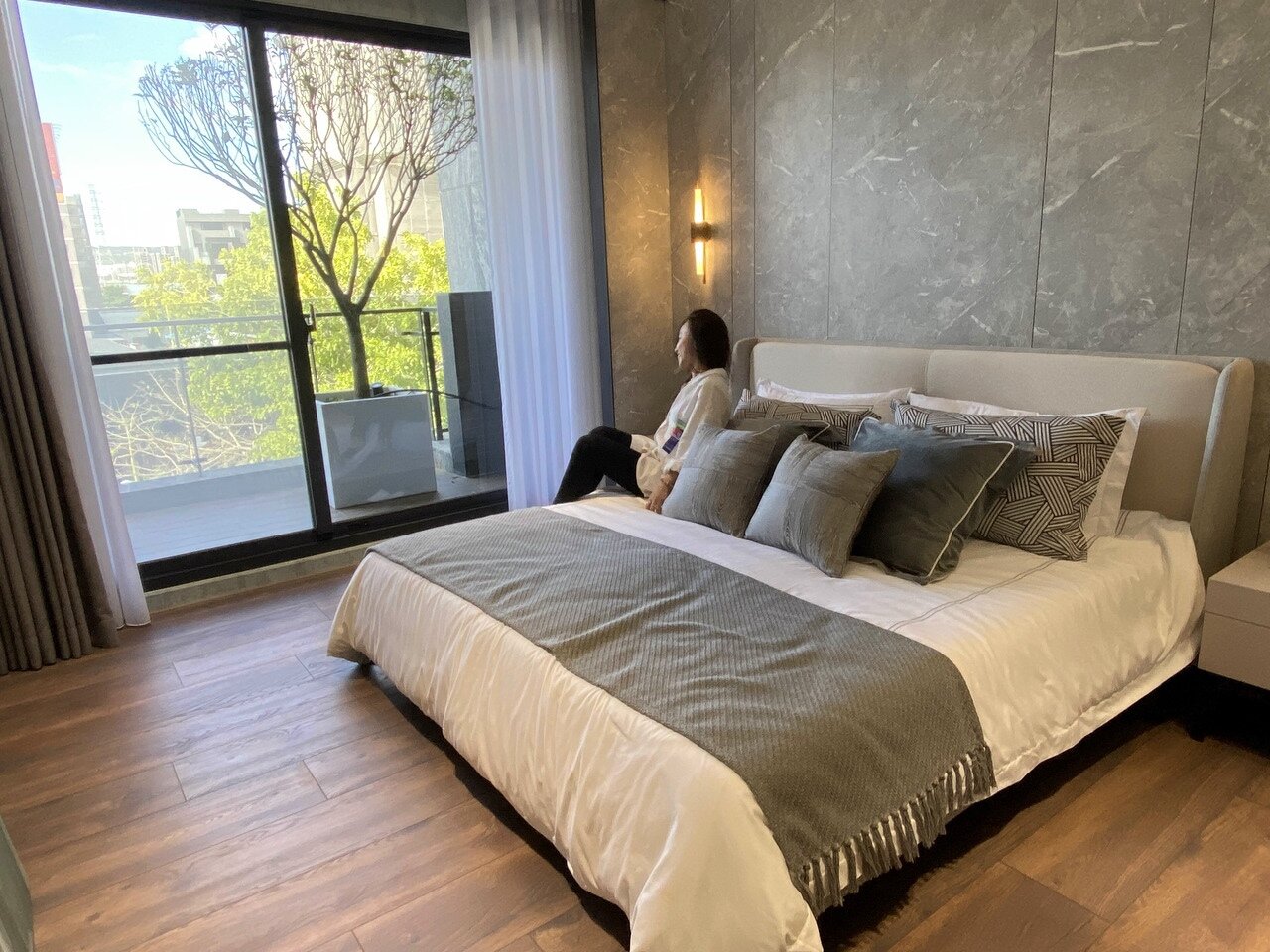 「摺梯」設計的室內空間,讓光影、人文、自然的概念具象化。記者宋健生/攝影