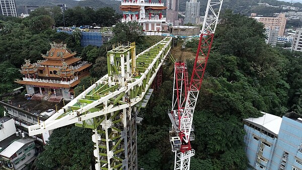 基隆市政府宣布新建豎梯命名票選結果，「基隆塔」以5148票勝出。圖／基隆市政府提供