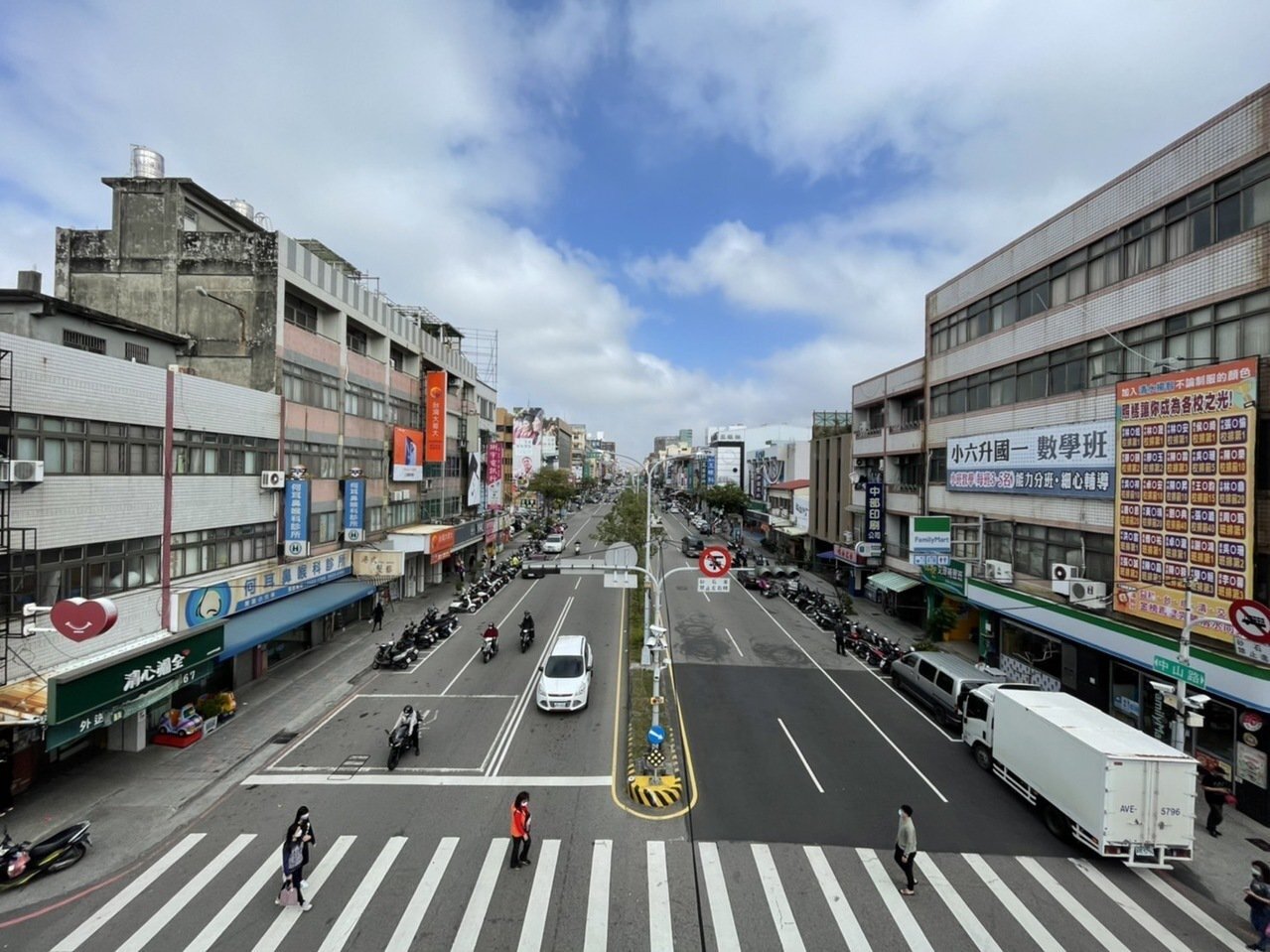 東森房屋台中清水加盟店林雅琪店東表示，清水整體房價則因議題多、基期低而呈現「易漲難跌」格局。圖／東森房屋