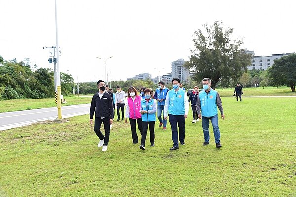 花蓮市佐倉公墓轉型公園,這個月完成A區全區遷葬,空間通透明亮。圖/市公所提供